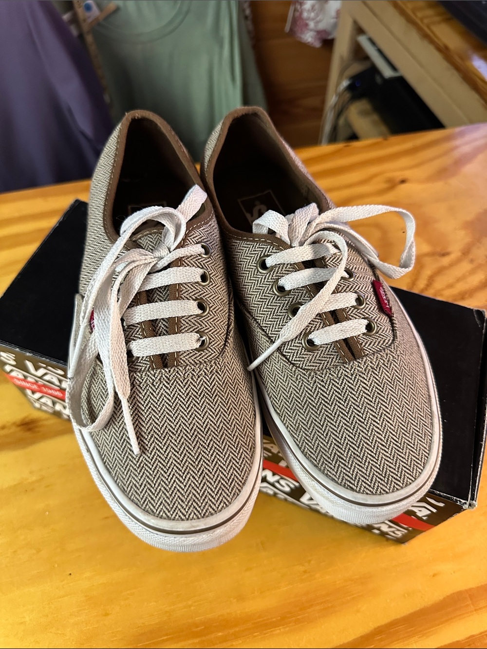 Vans Unisex Herringbone Lace-Up Sneakers in Taupe Size Men 6.0, Women's 7.5